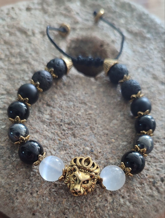 دستبند محافظت زنانه «شیر محافظ درون»، سنگهای لاوا، تورمالین سیاه ،اونیکس، حدید و نماد کله شیر