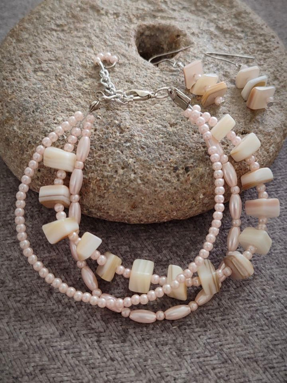 انعکاس رنگینکمانی | آرامشبخش، تقویت حس زنانگی، اتصال به انرژی دریا