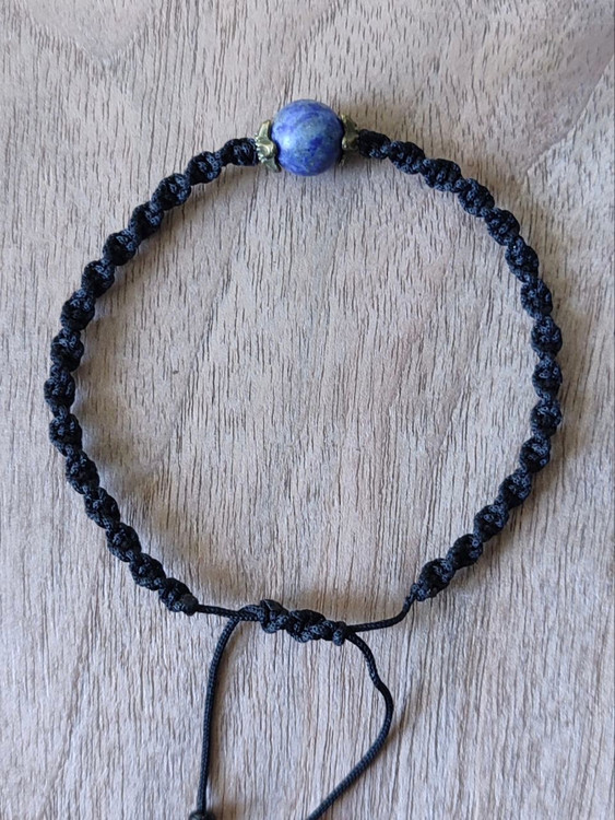 لاجورد (آبی عمیق): آرامش، افزایش شهود و خلاقیت، کاهش استرس و بیخوابی