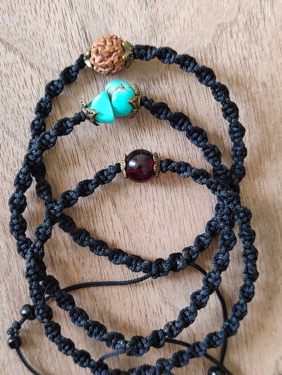 💫 کاربرد: این دستبند برای محافظت، شجاعت و تقویت ارتباط قلبی طراحی شده است.