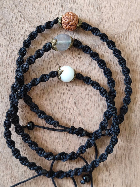 💫 کاربرد: این دستبند برای حفظ تعادل انرژی و روشنایی ذهن طراحی شده است.