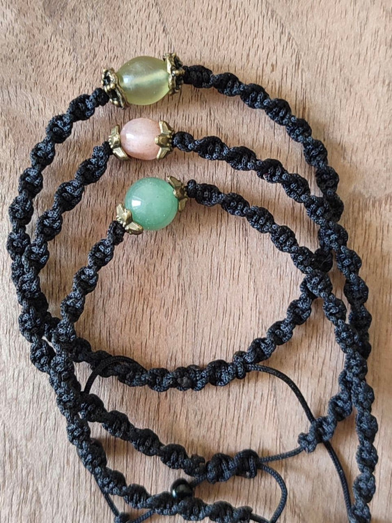 💫 کاربرد: این دستبند برای افزایش انرژی مثبت، رشد و جذب فراوانی طراحی شده است.