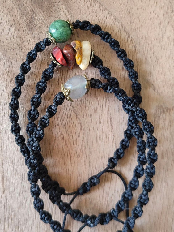 💫 کاربرد: این دستبند برای تقویت ثبات، grounding و آرامش درونی طراحی شده است.